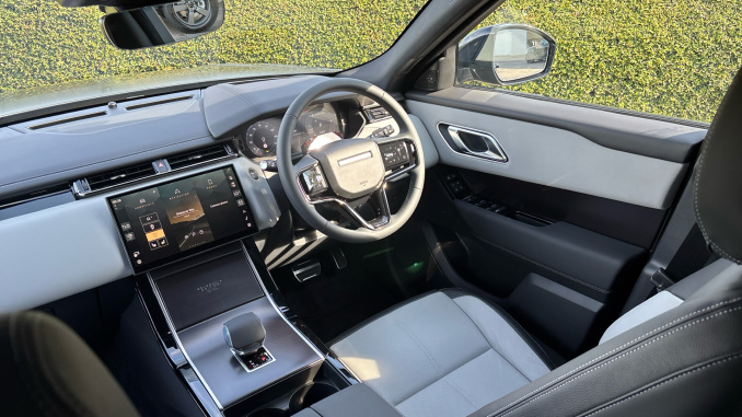 Land Rover Range Rover Velar 3.0 D300 MHEV Belgravia Edition Satin 5dr Auto Diesel Estate - Image 22